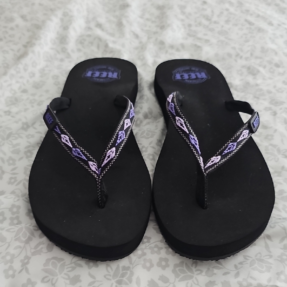 Reef Women's Black and Purple Sandals